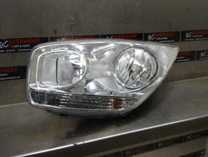 Used Headlight, left Kia Venga 1.4 CVVT 16V Price on request offered by Verhoef Cars & Parts