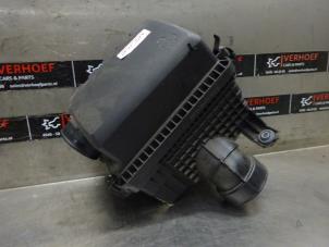 Gebrauchte Luftfiltergehäuse Kia Ceed Sportswagon (CDF) 1.0i T-GDi 12V Preis auf Anfrage angeboten von Verhoef Cars & Parts