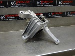 Used Engine mount Kia Ceed Sportswagon (CDF) 1.0i T-GDi 12V Price on request offered by Verhoef Cars & Parts