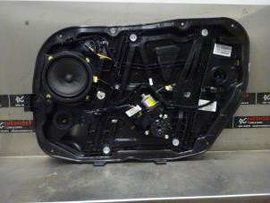 Usagé Mécanique vitre 4portes avant droite Kia Ceed Sportswagon (CDF) 1.0i T-GDi 12V Prix sur demande proposé par Verhoef Cars & Parts