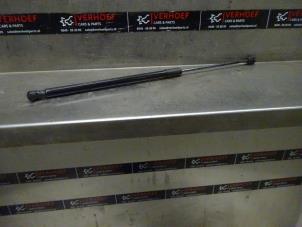 Used Rear gas strut, left Kia Ceed Sportswagon (CDF) 1.0i T-GDi 12V Price on request offered by Verhoef Cars & Parts