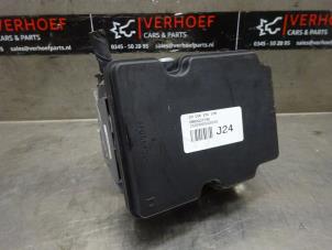 Used ABS pump Kia Ceed Sportswagon (CDF) 1.0i T-GDi 12V Price on request offered by Verhoef Cars & Parts