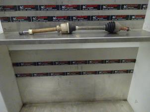 Used Front drive shaft, right Opel Vivaro 1.6 CDTI BiTurbo 120 Price on request offered by Verhoef Cars & Parts