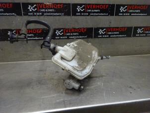Używane Glówny cylinder hamulcowy Opel Vivaro 1.6 CDTI BiTurbo 120 Cena na żądanie oferowane przez Verhoef Cars & Parts