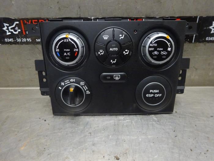 Panel de control de calefacción de un Suzuki Grand Vitara II (JT) 2.0 16V 2009