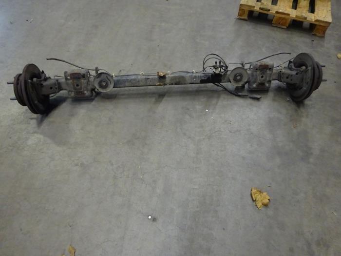Rear-wheel drive axle from a Ford Transit 2.0 TDCi 16V Eco Blue 130 2019