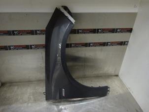 Used Front wing, right Ford Focus 3 Wagon 1.0 Ti-VCT EcoBoost 12V 140 Price € 200,00 Margin scheme offered by Verhoef Cars & Parts