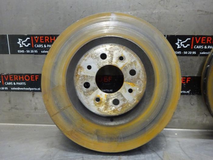 Front brake disc from a Alfa Romeo MiTo (955) 1.4 TB 16V 2009