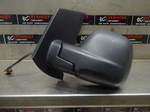 Used Wing mirror, left Peugeot Expert (VA/VB/VE/VF/VY) 1.6 Blue HDi 115 Price on request offered by Verhoef Cars & Parts