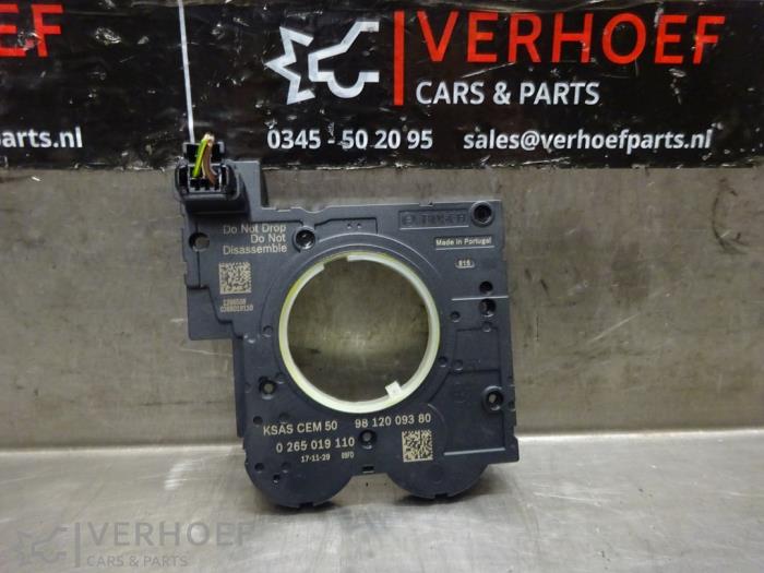 Begagnade Styrvinkelsensor Peugeot Expert (V1/VA/VB/VE/VF/VT/VY) 1.6 Blue HDi 115 Pris € 66,55 Inklusive moms erbjuds av Verhoef Cars & Parts