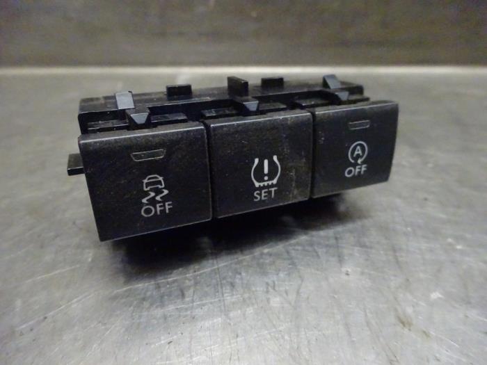 Start/stop switch from a Peugeot Expert (VA/VB/VE/VF/VY) 1.6 Blue HDi 115 2018