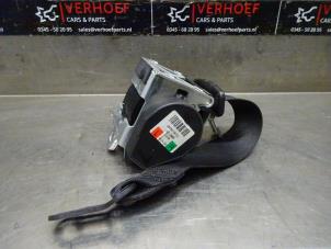 Used Rear seatbelt, left BMW 3 serie Touring (E91) 320i 16V Price on request offered by Verhoef Cars & Parts