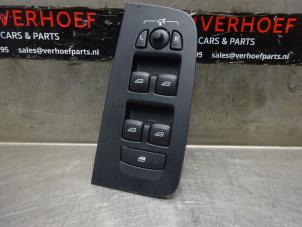 Usagé Commutateur combi vitres Volvo V60 II (ZW) 2.0 T4 16V Prix € 75,00 Règlement à la marge proposé par Verhoef Cars & Parts