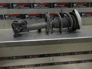 Used Front shock absorber rod, left Mercedes B (W246,242) 1.6 B-180 BlueEFFICIENCY Turbo 16V Price € 125,00 Margin scheme offered by Verhoef Cars & Parts