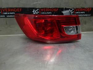 Used Taillight, left Renault Clio IV (5R) 0.9 Energy TCE 90 12V Price on request offered by Verhoef Cars & Parts