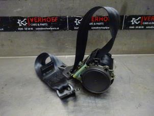 Used Rear seatbelt, right Renault Clio IV (5R) 0.9 Energy TCE 90 12V Price on request offered by Verhoef Cars & Parts