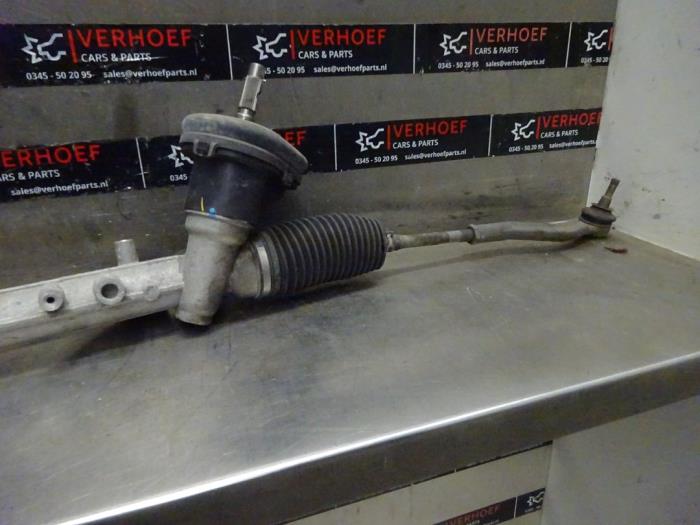 Power steering box from a Renault Clio IV (5R) 0.9 Energy TCE 90 12V 2015