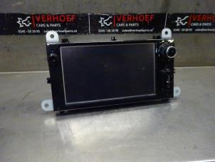 Used Display Multi Media control unit Renault Clio IV (5R) 0.9 Energy TCE 90 12V Price € 250,00 Margin scheme offered by Verhoef Cars & Parts