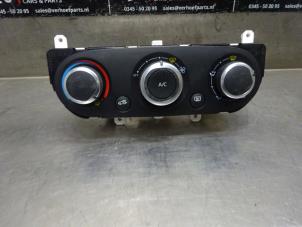 Gebrauchte Heizung Bedienpaneel Renault Clio IV (5R) 0.9 Energy TCE 90 12V Preis auf Anfrage angeboten von Verhoef Cars & Parts