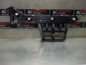 Used Rear bumper bracket, left Kia Ceed Sportswagon (CDF) 1.0i T-GDi 12V Price on request offered by Verhoef Cars & Parts