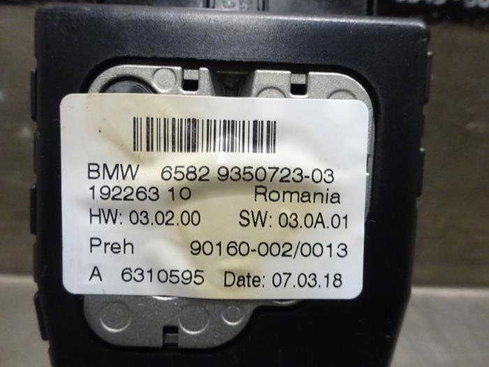 Multi-media control unit from a BMW 5 serie (F10) 520i 16V 2015