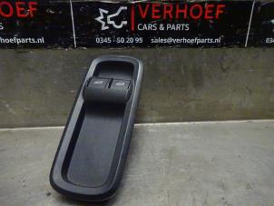 Używane Przelacznik combi okienny Ford Fiesta 6 (JA8) 1.25 16V Cena na żądanie oferowane przez Verhoef Cars & Parts