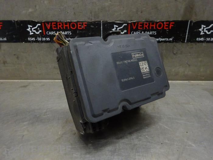 Usagé Bloc ABS Ford Fiesta 6 (JA8) 1.25 16V Prix € 175,00 Règlement à la marge proposé par Verhoef Cars & Parts