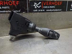 Używane Przelacznik wycieraczki Ford Fiesta 6 (JA8) 1.25 16V Cena na żądanie oferowane przez Verhoef Cars & Parts