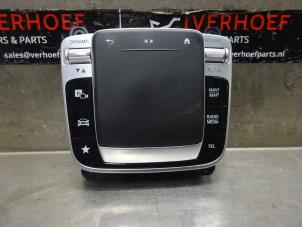 Begagnade Kontrollenhet, multimedia Mercedes CLA Shooting Brake (118.6) 2.0 CLA-250 Turbo 16V Pris € 100,00 Marginaltabell erbjuds av Verhoef Cars & Parts