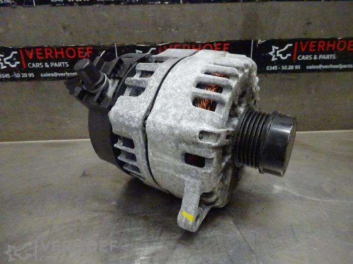Usagé Dynamo Mercedes CLA Shooting Brake (118.6) 2.0 CLA-250 Turbo 16V Prix € 302,50 Prix TTC proposé par Verhoef Cars & Parts