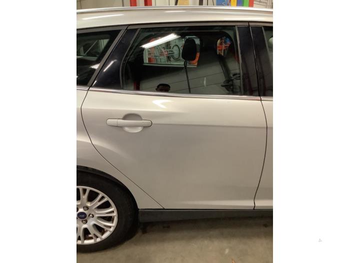 Rear door 4-door, right from a Ford Focus 3 Wagon 1.6 TDCi ECOnetic 2012