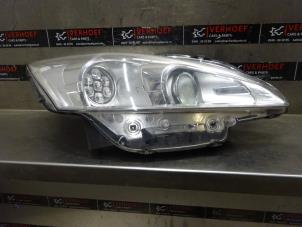 Used Headlight, right Peugeot 508 SW (8E/8U) 1.6 HDiF 16V Price on request offered by Verhoef Cars & Parts