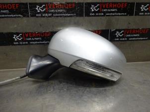 Used Wing mirror, left Toyota Prius (ZVW3) 1.8 16V Price € 200,00 Margin scheme offered by Verhoef Cars & Parts