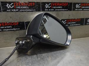 Used Wing mirror, right Toyota Prius (ZVW3) 1.8 16V Price € 150,00 Margin scheme offered by Verhoef Cars & Parts