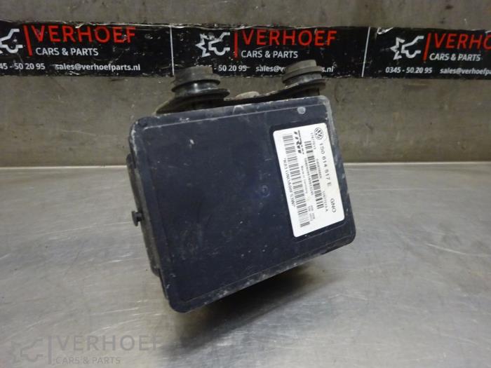 Usagé Pompe ABS Volkswagen Up! (121) 1.0 12V 75 Prix € 50,00 Règlement à la marge proposé par Verhoef Cars & Parts