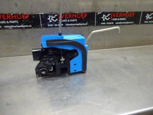 Used Front door lock mechanism 4-door, right Hyundai i10 1.0 12V Price on request offered by Verhoef Cars & Parts