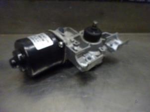 Used Front wiper motor Hyundai i10 1.0 12V Price on request offered by Verhoef Cars & Parts