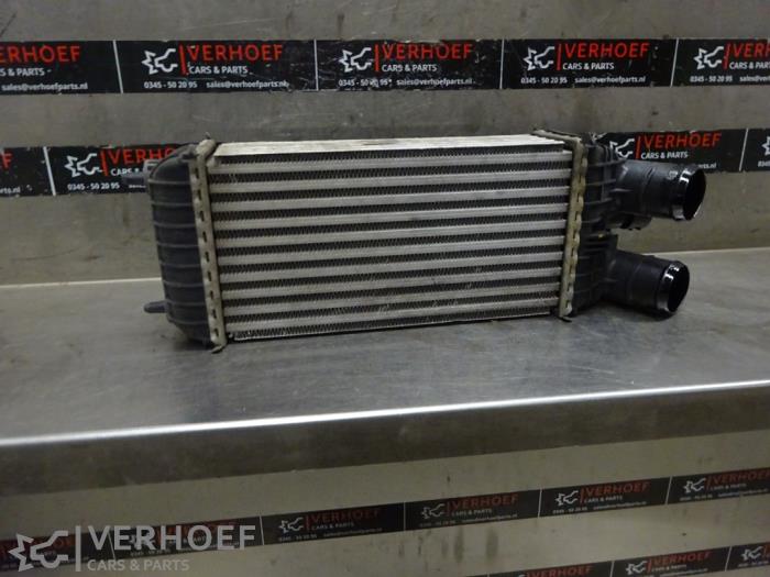 Usados Intercooler Peugeot 2008 (CU) 1.2 12V e-THP PureTech 110 Precio € 65,00 Norma de margen ofrecido por Verhoef Cars & Parts