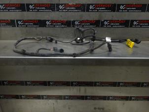 Used PDC Sensor Set Peugeot 2008 (CU) 1.2 12V e-THP PureTech 110 Price on request offered by Verhoef Cars & Parts