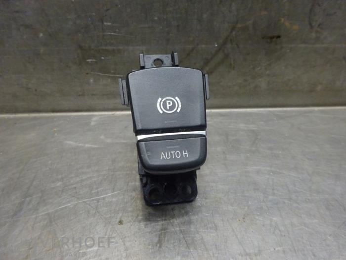 Gebrauchte Handbremse Schalter BMW M5 (F90) 4.4 xDrive V8 32V TwinPower Turbo Preis auf Anfrage angeboten von Verhoef Cars & Parts