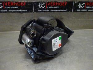 Used Rear seatbelt, left BMW M5 (G30/F90) M5 xDrive 4.4 V8 32V TwinPower Turbo Price on request offered by Verhoef Cars & Parts