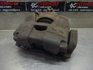 Usagé Etrier de frein (pince) avant droit Renault Grand Scénic III (JZ) 1.4 16V TCe 130 Prix sur demande proposé par Verhoef Cars & Parts