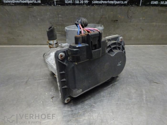 Usagé Boitier papillon Toyota Verso 1.8 16V VVT-i Prix € 60,00 Règlement à la marge proposé par Verhoef Cars & Parts
