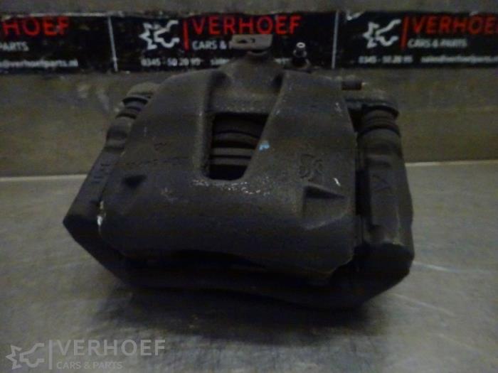 Gebrauchte Bremszange links vorne Peugeot Bipper (AA) 1.3 BlueHDi 80 16V Preis auf Anfrage angeboten von Verhoef Cars & Parts