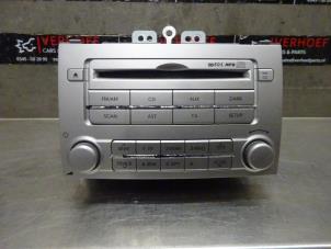 Używane Radioodtwarzacz CD Hyundai i20 1.2i 16V Cena na żądanie oferowane przez Verhoef Cars & Parts