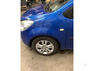 Used Front wing, left Opel Agila (B) 1.2 16V Price € 150,00 Margin scheme offered by Verhoef Cars & Parts