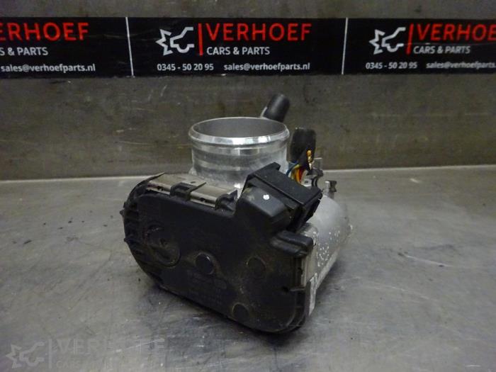 Usagé Boitier papillon Hyundai iX20 (JC) 1.6i 16V Prix € 40,00 Règlement à la marge proposé par Verhoef Cars & Parts