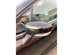 Used Wing mirror, left Renault Clio IV Estate/Grandtour (7R) 1.5 Energy dCi 90 FAP Price on request offered by Verhoef Cars & Parts