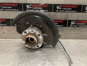Used Knuckle, front right Renault Clio IV (5R) 0.9 Energy TCE 90 12V Price on request offered by Verhoef Cars & Parts