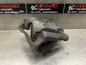 Used Front brake calliper, right Renault Clio IV (5R) 0.9 Energy TCE 90 12V Price on request offered by Verhoef Cars & Parts
